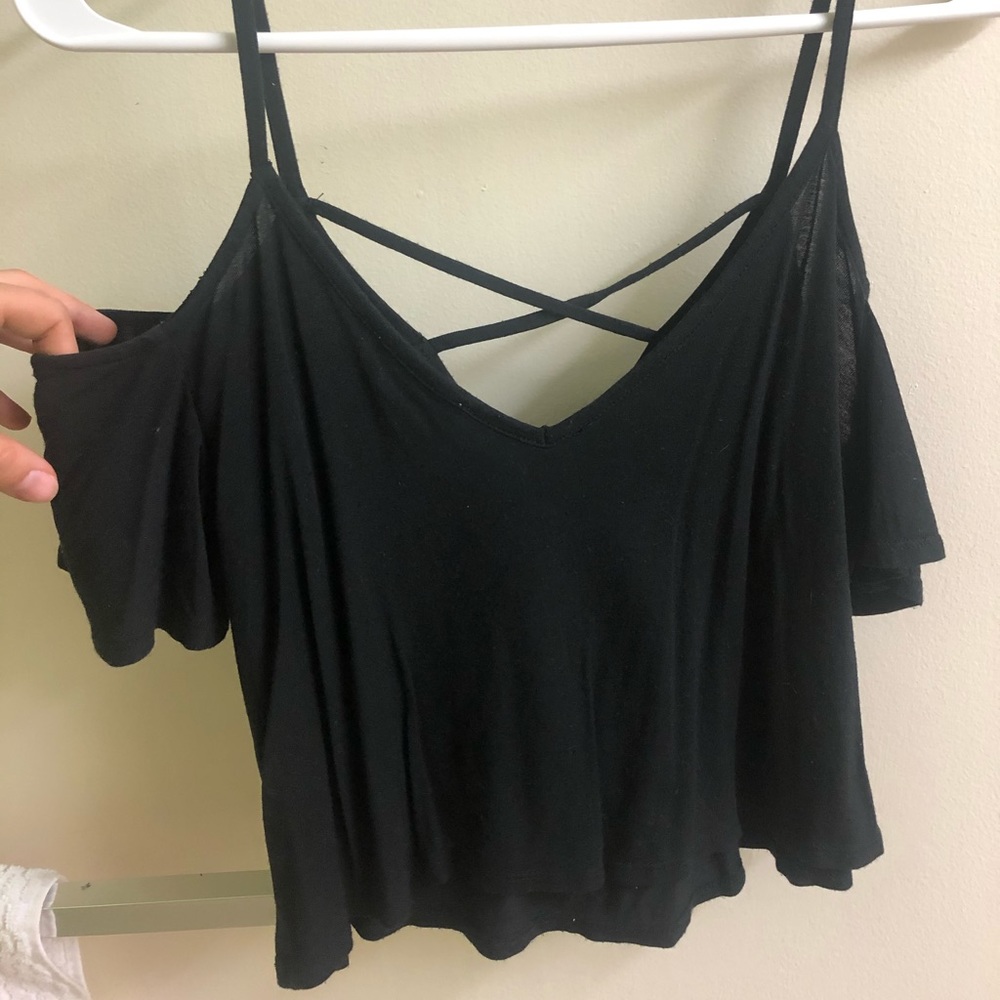 Black shoulder cut out crop top